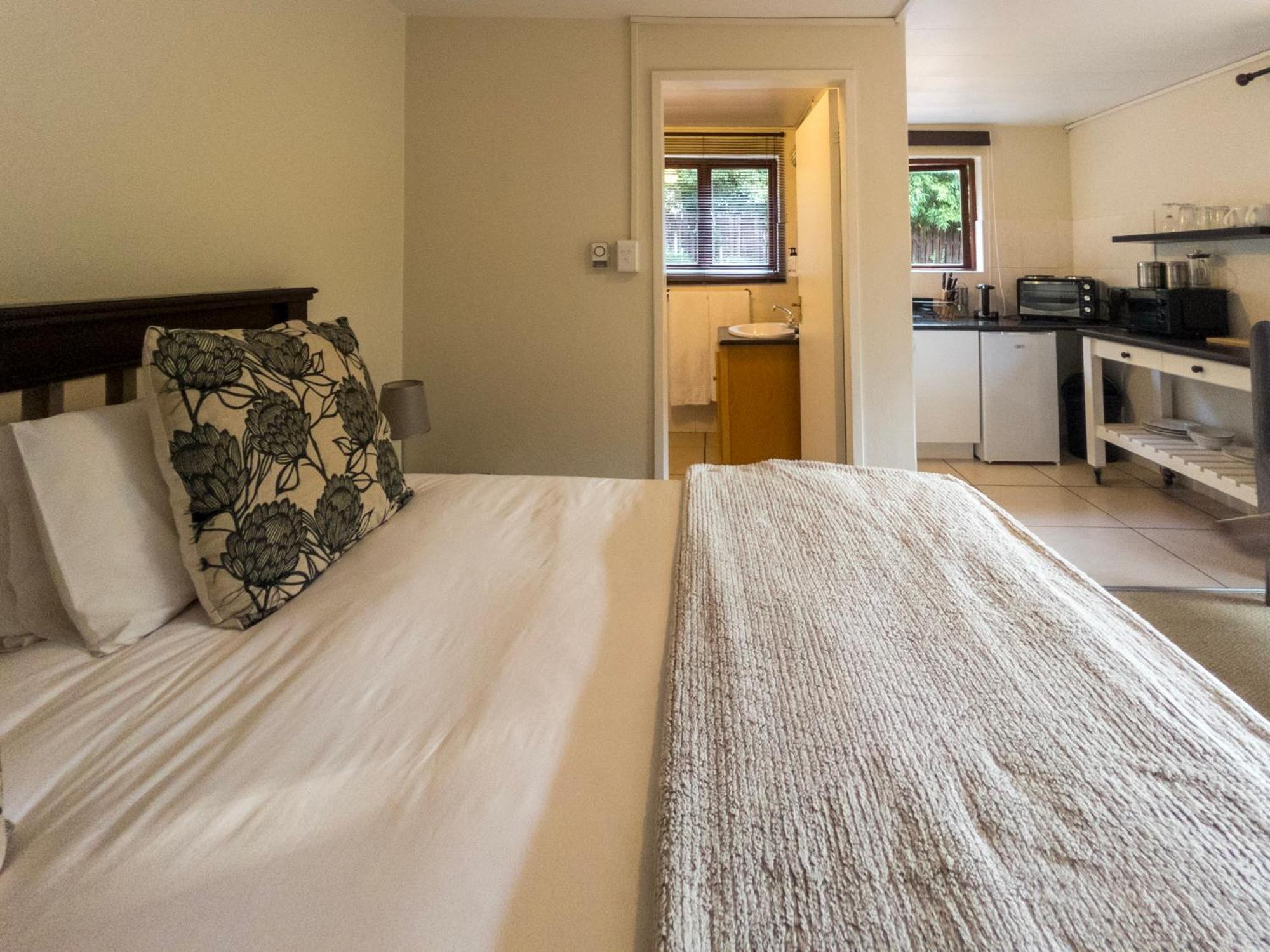 727 Church Clarens Room photo