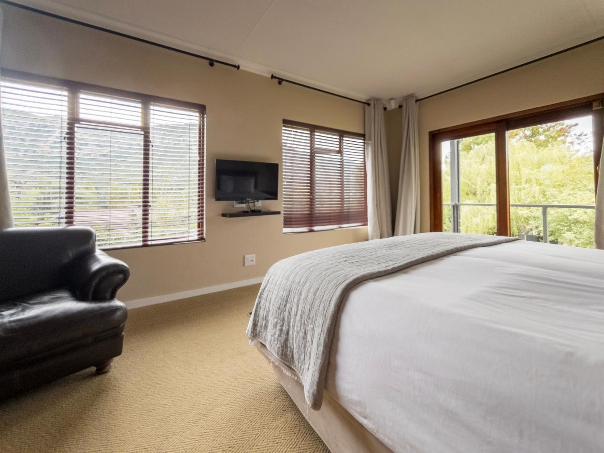 727 Church Clarens Room photo